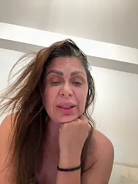 Evelyn Anya online show from 9, 6, 2026