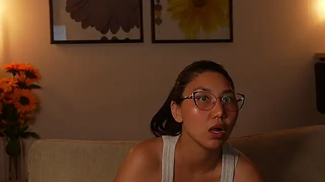 Snapshot of MiaBlisshere chatting on 12, 6, 2026 MiaBlisshere online show from 12, 6, 2026