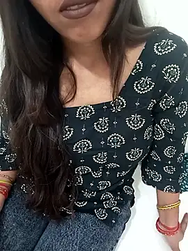 Snapshot of Meenakshi_rajput chatting on 10, 6, 2026 Meenakshi rajput online show from 10, 6, 2026