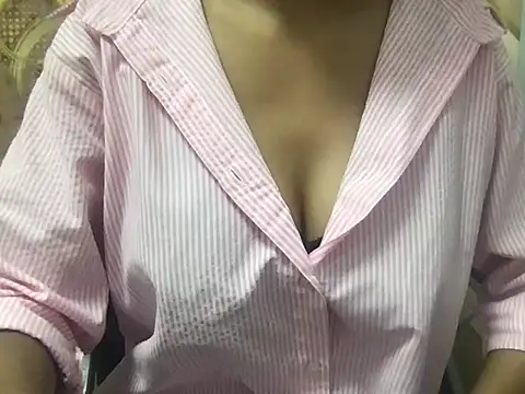 Snapshot of Sizzling_Maya chatting on 11, 6, 2026 Sizzling Maya online show from 11, 6, 2026