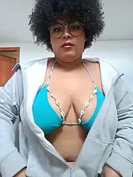 Snapshot of Lolacurly69 chatting on 14, 6, 2026 Lolacurly69 online show from 14, 6, 2026