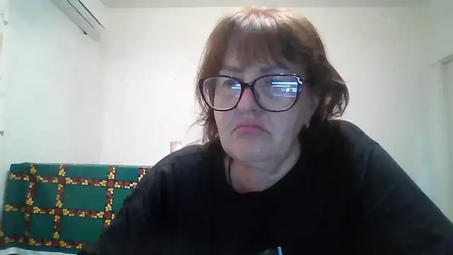 Snapshot of ErikaXShine chatting on 5, 7, 2026 ErikaXShine online show from 5, 7, 2026