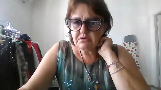 Snapshot of ErikaXShine chatting on 24, 7, 2026 ErikaXShine online show from 24, 7, 2026