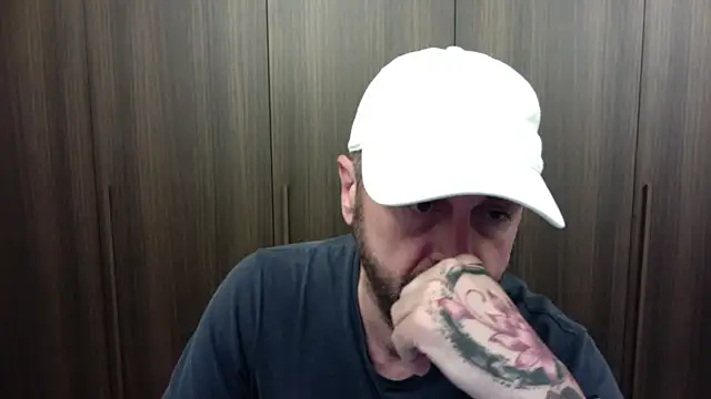 Snapshot of Topinkiss chatting on 8, 6, 2026 Topinkiss online show from 8, 6, 2026