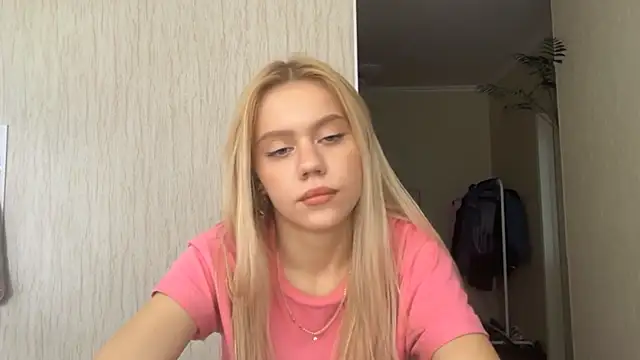 Snapshot of Glamorforyou chatting on 18, 6, 2026 Glamorforyou online show from 18, 6, 2026