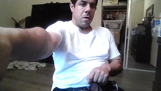 Snapshot of toosexy4myshirt chatting on 5, 7, 2026 toosexy4myshirt online show from 5, 7, 2026