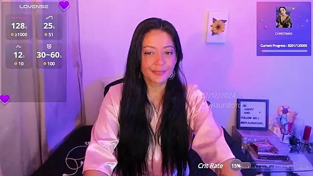 Snapshot of LauraToro_ chatting on 7, 12, 2024 LauraToro online show from 7, 12, 2024