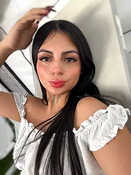 Snapshot of LilLucyXXX chatting on 16, 6, 2026 LilLucyXXX online show from 16, 6, 2026