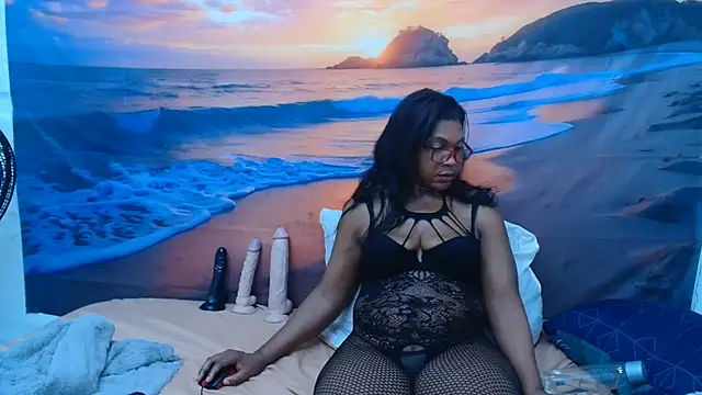 Snapshot of VelvetVixenMilf chatting on 28, 7, 2026 VelvetVixenMilf online show from 28, 7, 2026