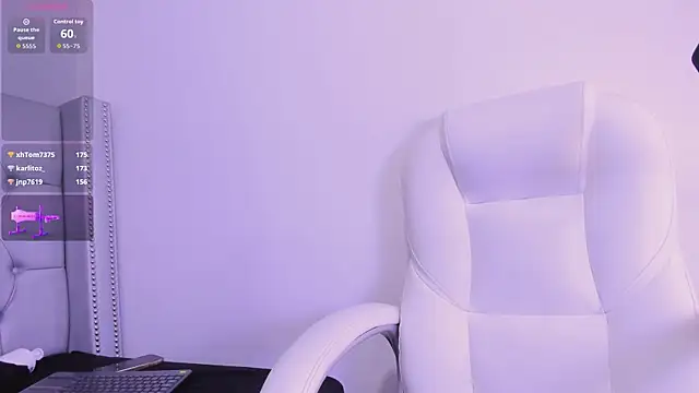 Snapshot of Luna__Velvett_ chatting on 6, 7, 2026 Luna Velvett online show from 6, 7, 2026