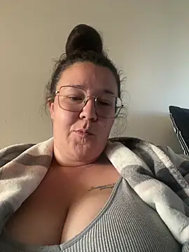 curvymayaxo online show from 10, 6, 2026