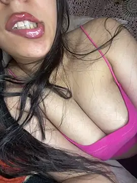 Snapshot of maram_mimi chatting on 26, 6, 2026 maram mimi online show from 26, 6, 2026