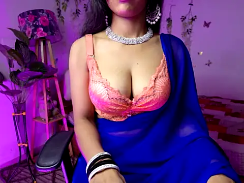 Snapshot of Sizzling_queen69 chatting on 24, 7, 2026 Sizzling queen69 online show from 24, 7, 2026