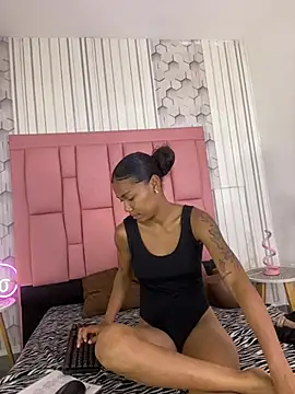 Snapshot of emelysweett chatting on 12, 6, 2026 emelysweett online show from 12, 6, 2026