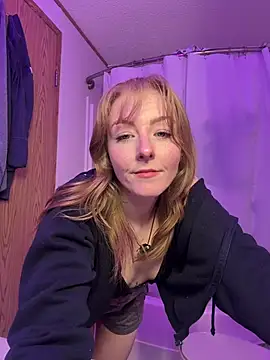 Snapshot of fxckbxnny chatting on 11, 6, 2026 fxckbxnny online show from 11, 6, 2026
