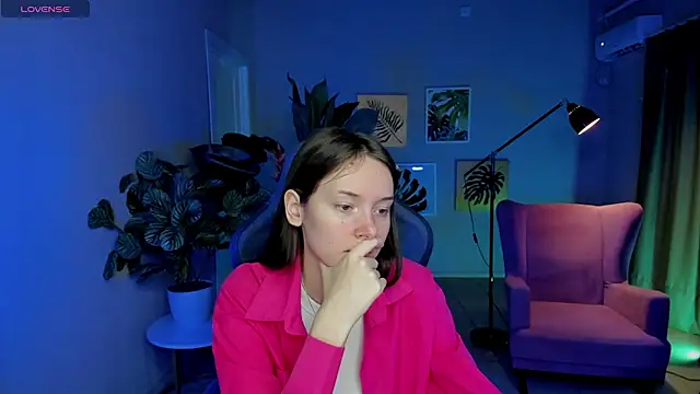 Snapshot of Eva_Leeee chatting on 2, 7, 2026 Eva Leeee online show from 2, 7, 2026
