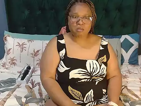 Snapshot of MISS_BLACKBERY chatting on 12, 6, 2026 MISS BLACKBERY online show from 12, 6, 2026