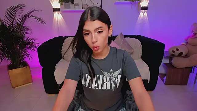 Snapshot of Susy_Doll1 chatting on 30, 7, 2026 Susy Doll1 online show from 30, 7, 2026