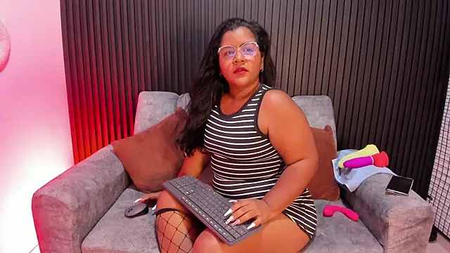 Mommy Big Ass online show from 16, 6, 2026