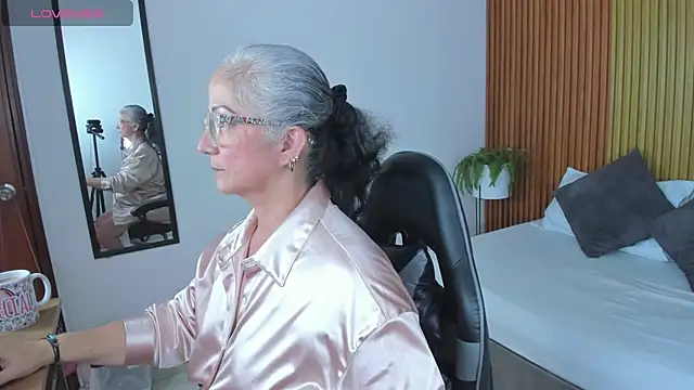 catalina villan online show from 25, 6, 2026
