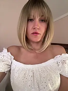 LunaFoxs online show from 17, 7, 2026