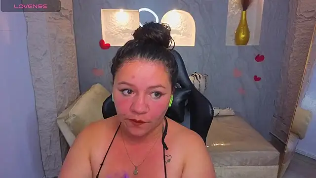 Snapshot of Cony_curly_b chatting on 24, 7, 2026 Cony curly b online show from 24, 7, 2026