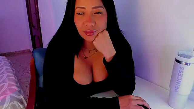 NicolePasqualott online show from 21, 12, 2025