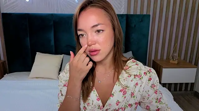 Snapshot of Christy_Beauty chatting on 4, 8, 2026 Christy Beauty online show from 4, 8, 2026