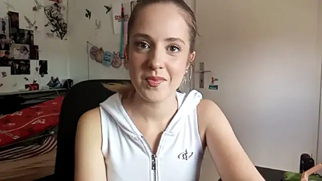 Snapshot of petaljig chatting on 14, 6, 2026 petaljig online show from 14, 6, 2026