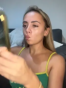 Snapshot of Harrietbronzex chatting on 1, 8, 2026 Harrietbronzex online show from 1, 8, 2026