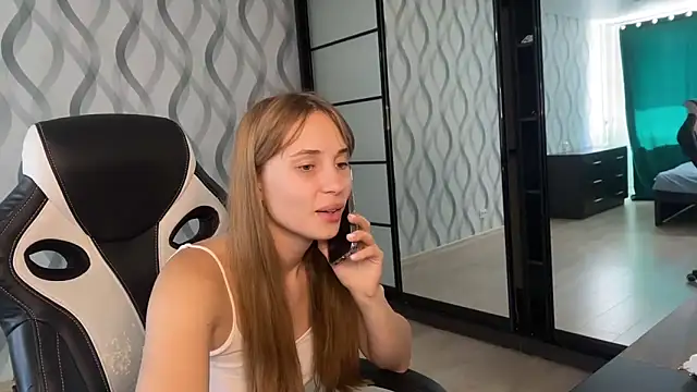 Miss Luna meow online show from 21, 6, 2026