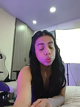 Jasmiinn  online show from 5, 7, 2026
