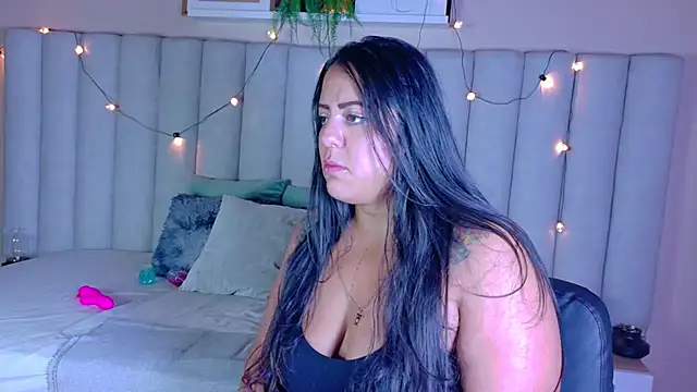 Snapshot of ShelyEvans__ chatting on 1, 7, 2026 ShelyEvans online show from 1, 7, 2026