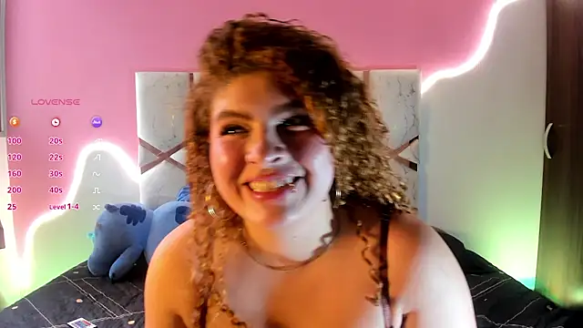 Snapshot of Kiara_velez chatting on 31, 7, 2026 Kiara velez online show from 31, 7, 2026
