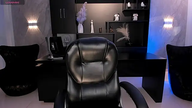 Snapshot of SabrinaMontclair chatting on 21, 6, 2026 SabrinaMontclair online show from 21, 6, 2026