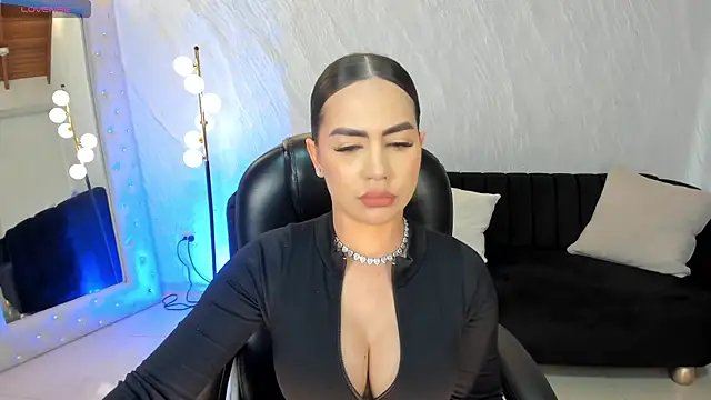 Snapshot of SabrinaMontclair chatting on 7, 7, 2026 SabrinaMontclair online show from 7, 7, 2026