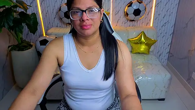 Snapshot of sarah_bay_tx chatting on 19, 6, 2026 sarah bay tx online show from 19, 6, 2026
