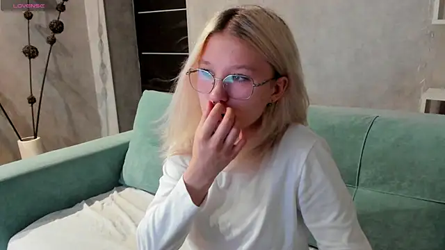 Snapshot of Nika-Smith chatting on 7, 8, 2026 Nika-Smith online show from 7, 8, 2026