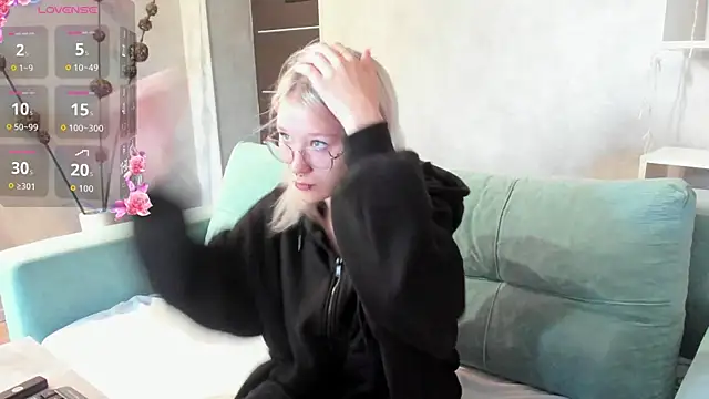 Snapshot of Nika-Smith chatting on 9, 8, 2026 Nika-Smith online show from 9, 8, 2026