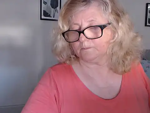 Snapshot of NoraMelow chatting on 11, 7, 2026 NoraMelow online show from 11, 7, 2026