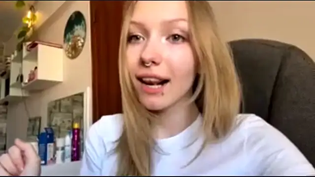 Snapshot of BivalentFalloff chatting on 9, 7, 2026 BivalentFalloff online show from 9, 7, 2026