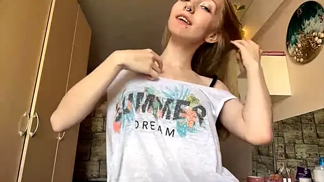 Snapshot of BivalentFalloff chatting on 11, 7, 2026 BivalentFalloff online show from 11, 7, 2026