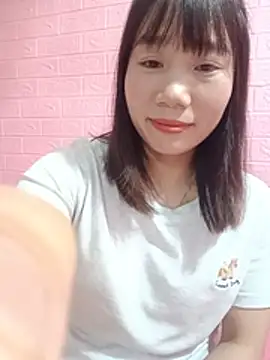 Snapshot of Em_xinh05 chatting on 30, 6, 2026 Em xinh05 online show from 30, 6, 2026