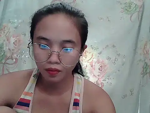 Snapshot of sophie_193 chatting on 4, 7, 2026 sophie 193 online show from 4, 7, 2026