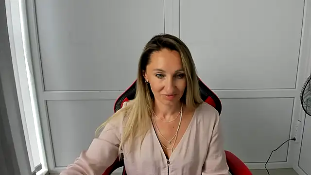 Snapshot of LilyDreamm chatting on 21, 7, 2026 LilyDreamm online show from 21, 7, 2026