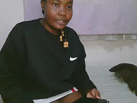 Snapshot of queen_banice chatting on 23, 7, 2026 queen banice online show from 23, 7, 2026