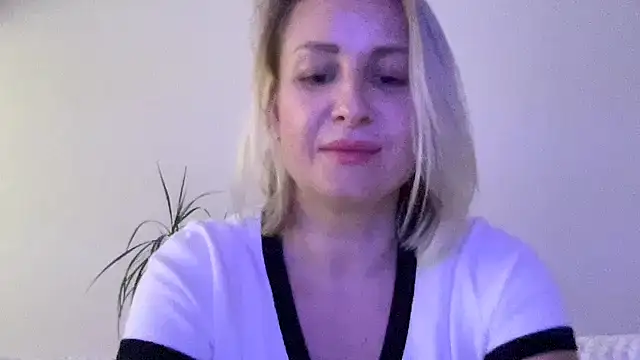 Delissaxx online show from 24, 6, 2026