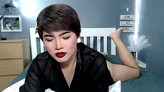 STUCK on YOU  online show from 12, 11, 2025