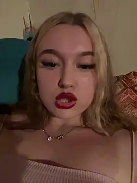 lyalyalii online show from 7, 7, 2026