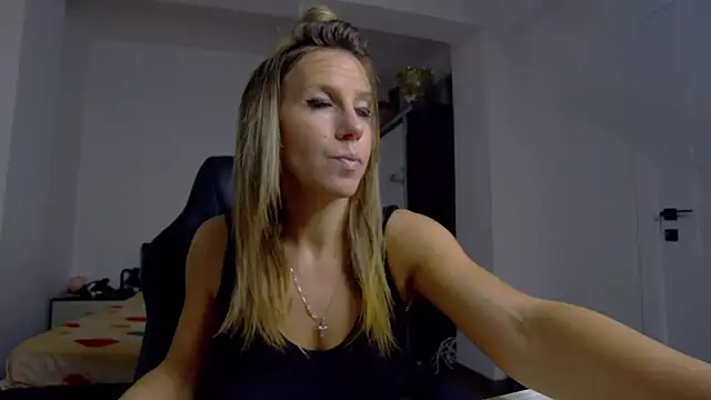 Snapshot of DedeSibel chatting on 30, 5, 2026 DedeSibel online show from 30, 5, 2026
